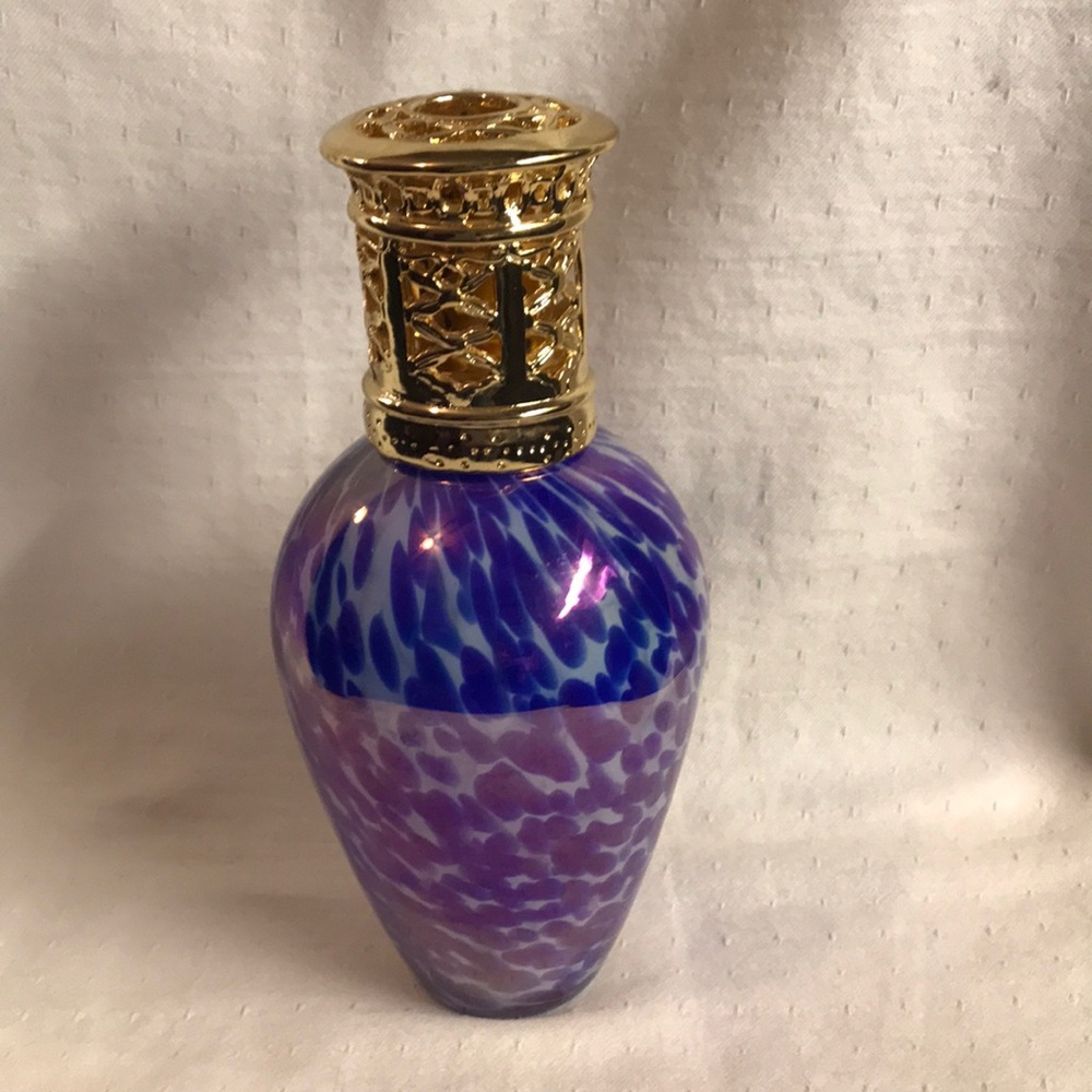 La-Tee-Da Diffuser Oil Lamp - Blue Leopard 7” tall